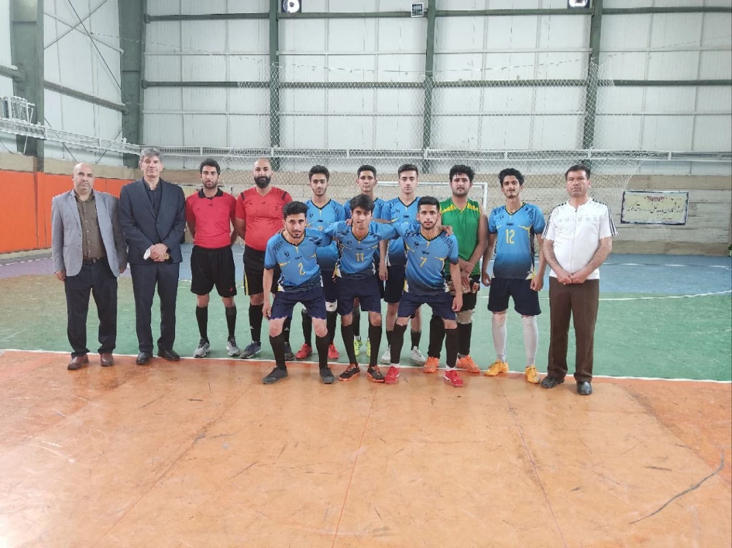 همزمان با دهه سرآمدی آموزش و هفته خوابگاهها انجام شد : 
دیدار دوستانه ورزشی و مسابقات دانشجویی بین دو تیم واحد نیشابور و سبزوار  6