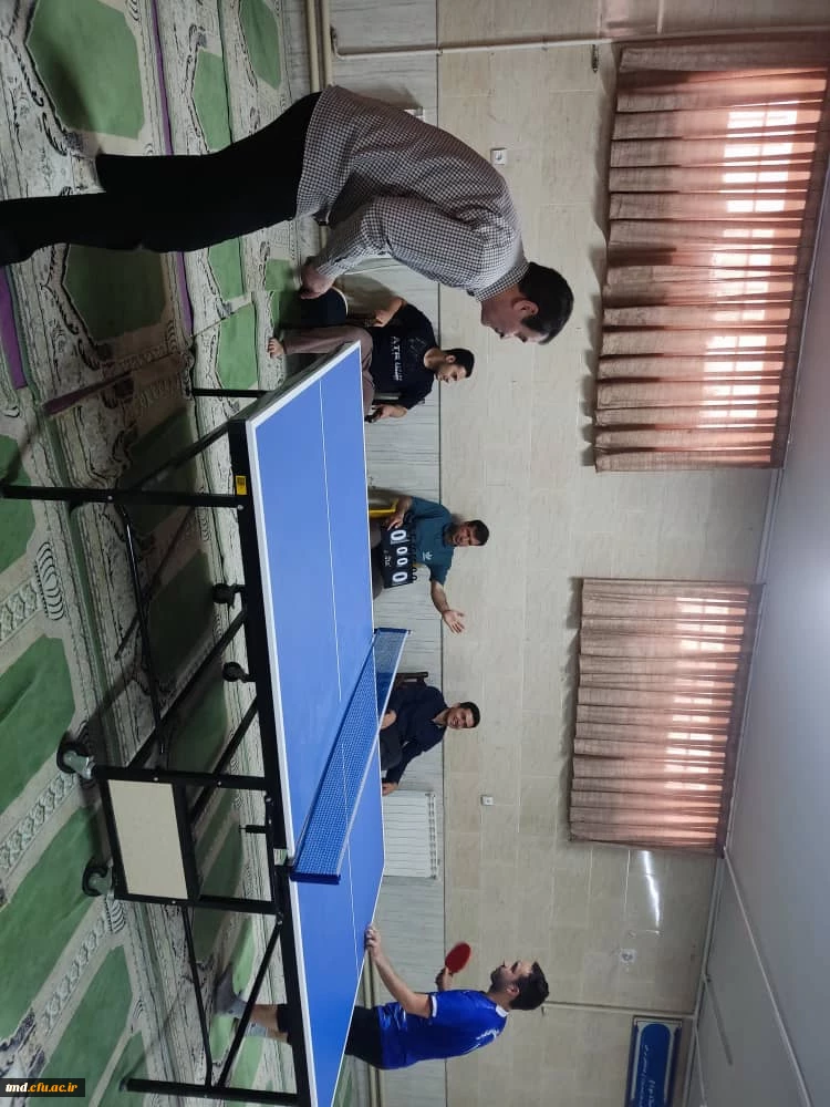 همزمان با هفته نشاط سراهای دانشجویی برگزار شد : 
برگزاری مسابقه تنیس روی میز بین کارکنان و دانشجویان واحد دانشور  2