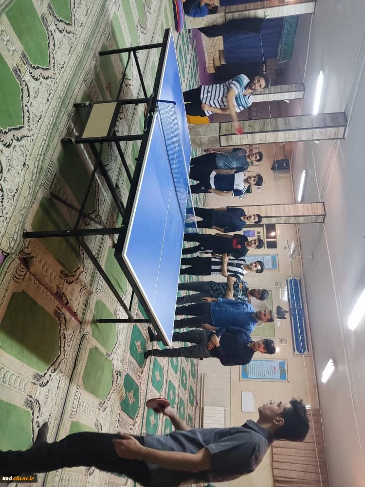 همزمان با هفته نشاط سراهای دانشجویی برگزار شد : 
برگزاری مسابقه تنیس روی میز بین کارکنان و دانشجویان واحد دانشور  4