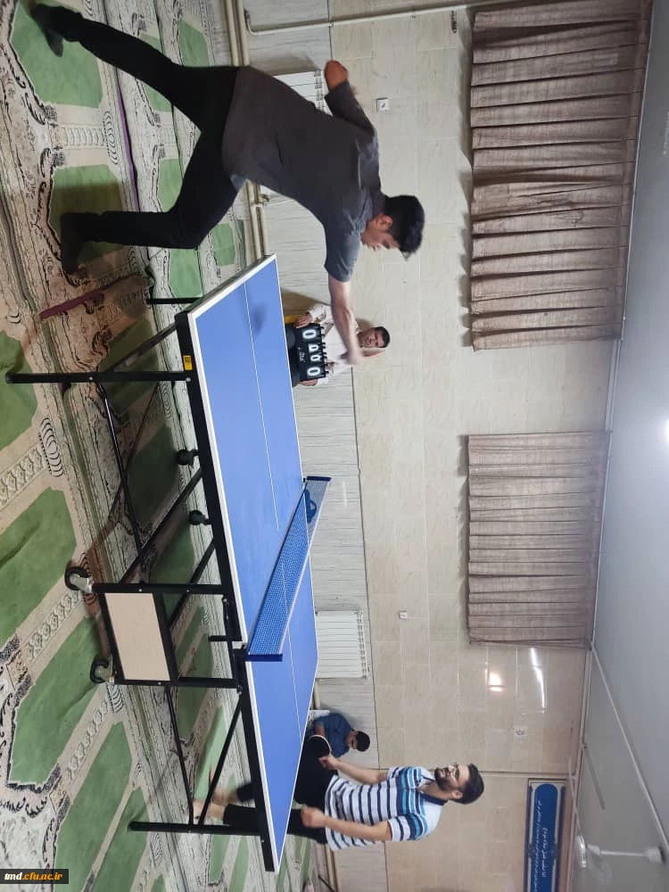 همزمان با هفته نشاط سراهای دانشجویی برگزار شد : 
برگزاری مسابقه تنیس روی میز بین کارکنان و دانشجویان واحد دانشور  5