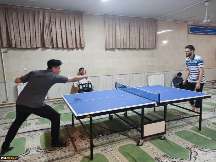 همزمان با هفته نشاط سراهای دانشجویی برگزار شد : 
برگزاری مسابقه تنیس روی میز بین کارکنان و دانشجویان واحد دانشور  5
