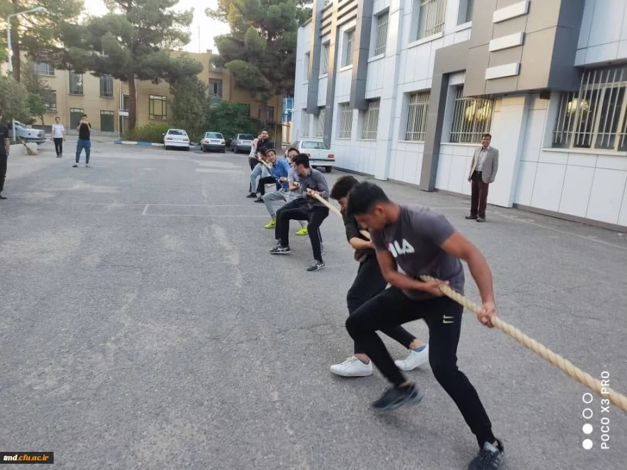 به مناسبت هفته نشاط در سراهای دانشجویی برگزار شد : 
مطابقه طناب کشی ویژه  دانشجویان ساکن در سراها 2