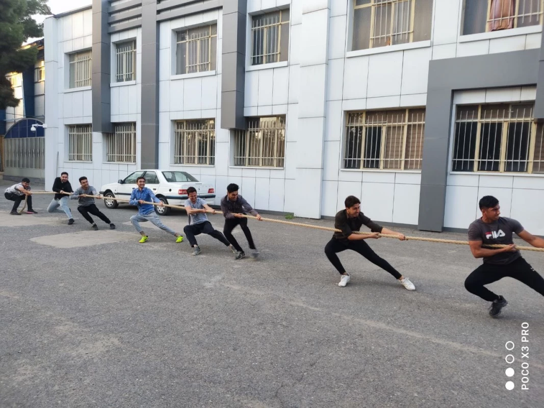 به مناسبت هفته نشاط در سراهای دانشجویی برگزار شد : 
مطابقه طناب کشی ویژه  دانشجویان ساکن در سراها 3