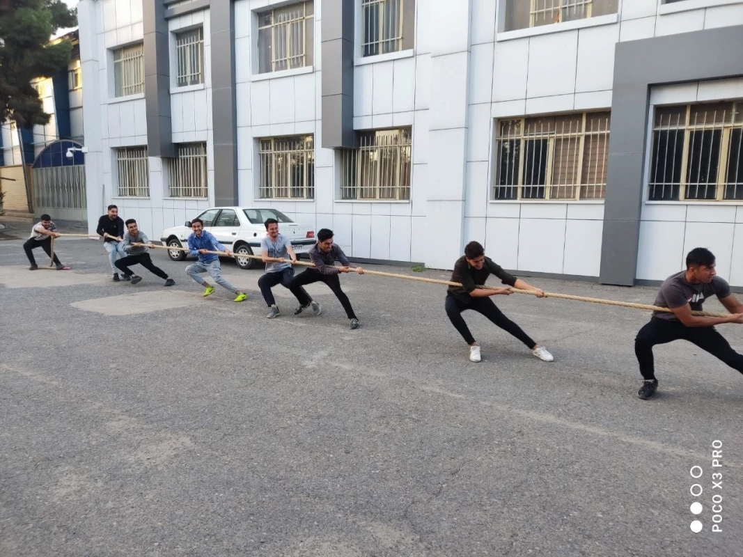 به مناسبت هفته نشاط در سراهای دانشجویی برگزار شد : 
مطابقه طناب کشی ویژه  دانشجویان ساکن در سراها 5