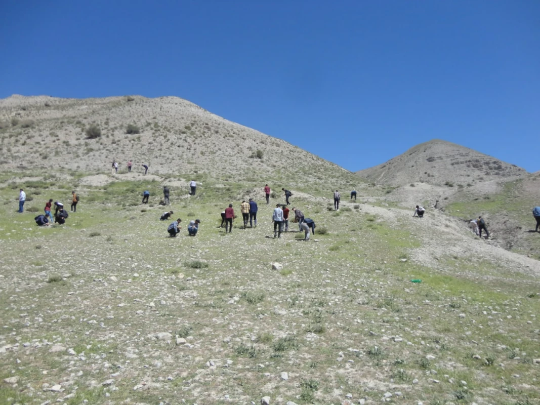 در راستای درس آموزش علوم تجربی و با حضور دکتر رئوفیان انجام شد : 
بایدید دانشجویان ورودی 1400 از معدن نمک و روستای ییلاقی بقیع شهرستان نیشابور  2