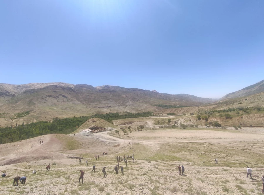 در راستای درس آموزش علوم تجربی و با حضور دکتر رئوفیان انجام شد : 
بایدید دانشجویان ورودی 1400 از معدن نمک و روستای ییلاقی بقیع شهرستان نیشابور  7