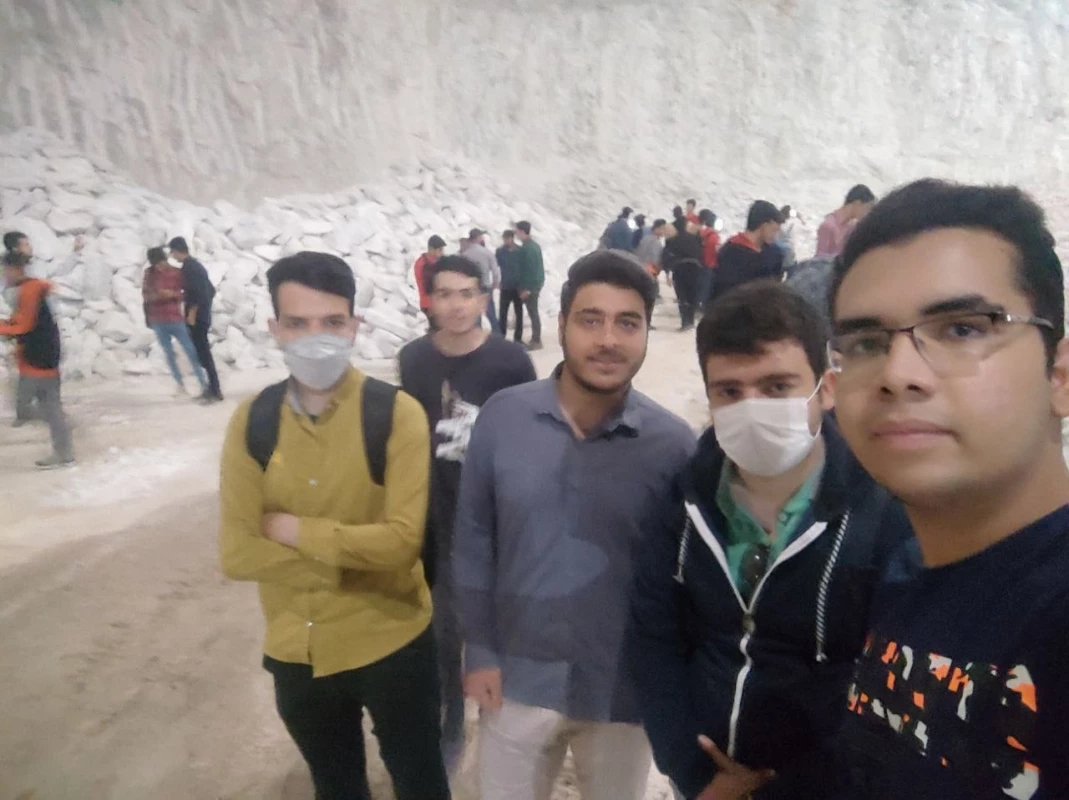 در راستای درس آموزش علوم تجربی و با حضور دکتر رئوفیان انجام شد : 
بایدید دانشجویان ورودی 1400 از معدن نمک و روستای ییلاقی بقیع شهرستان نیشابور  8