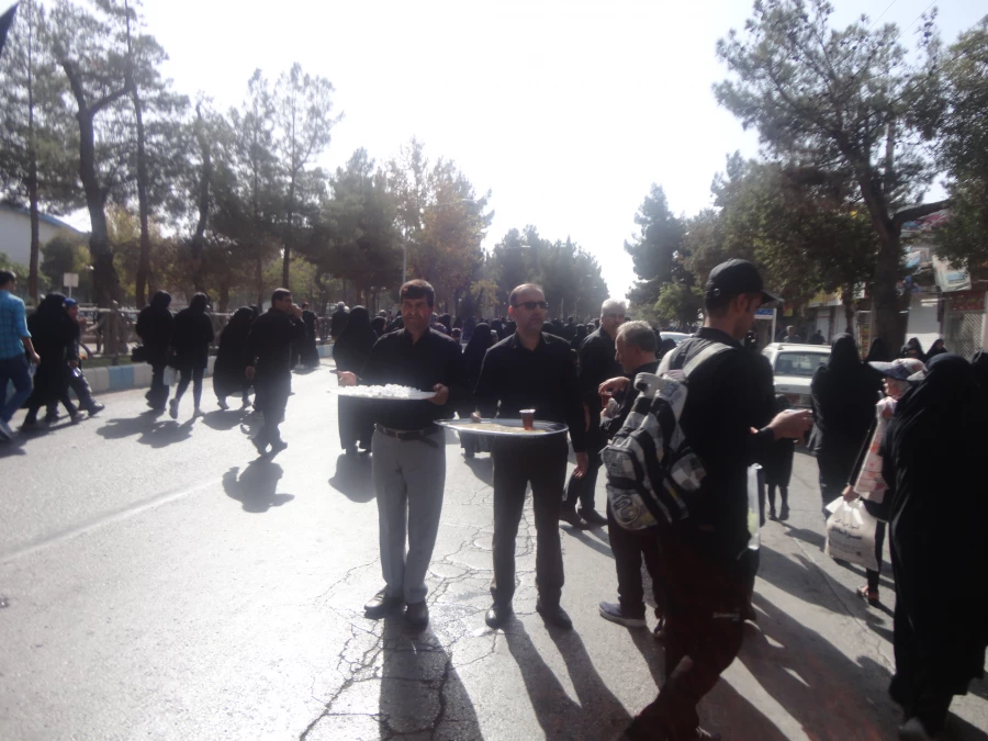 همزمان با اربعین سید و سالار شهیدان انجام شد : 
برگزاری موکب اربعین با مشارکت و حضور دانشجویان  4