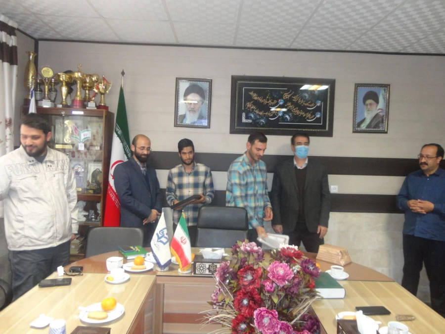 در تقارن با هفته با شکوه بسیج انجام شد : 
آئین معرفی مسئول بسیج دانشجویی واحد دانشور و تجلیل از برترین های بسیج  2