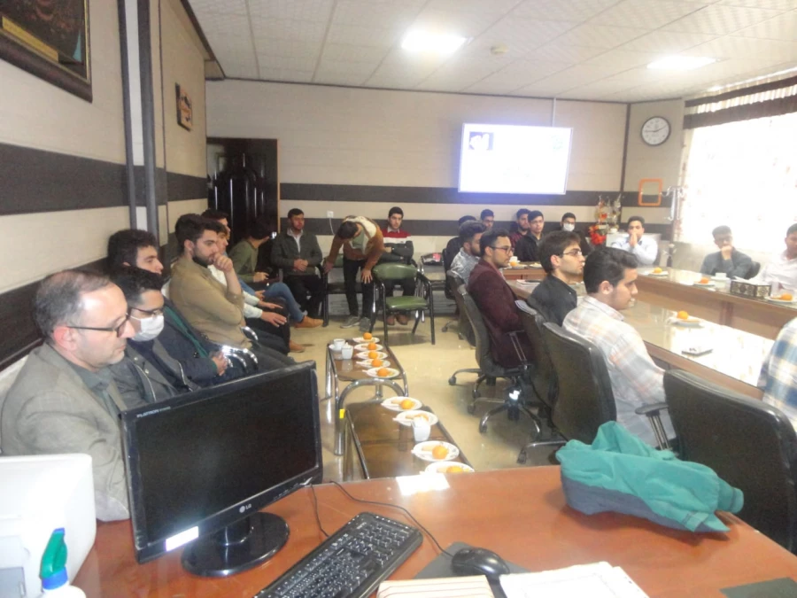 در تقارن با هفته با شکوه بسیج انجام شد : 
آئین معرفی مسئول بسیج دانشجویی واحد دانشور و تجلیل از برترین های بسیج  3