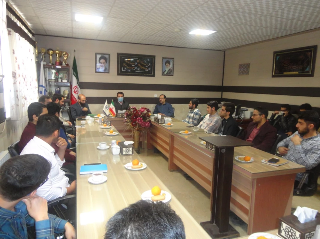 در تقارن با هفته با شکوه بسیج انجام شد : 
آئین معرفی مسئول بسیج دانشجویی واحد دانشور و تجلیل از برترین های بسیج  4