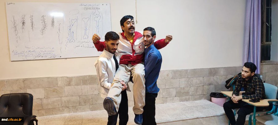 به همت کانون هلال احمر واحد دانشور برگزار شد:  
دوره مهارتی آموزش کمک های اولیه  5