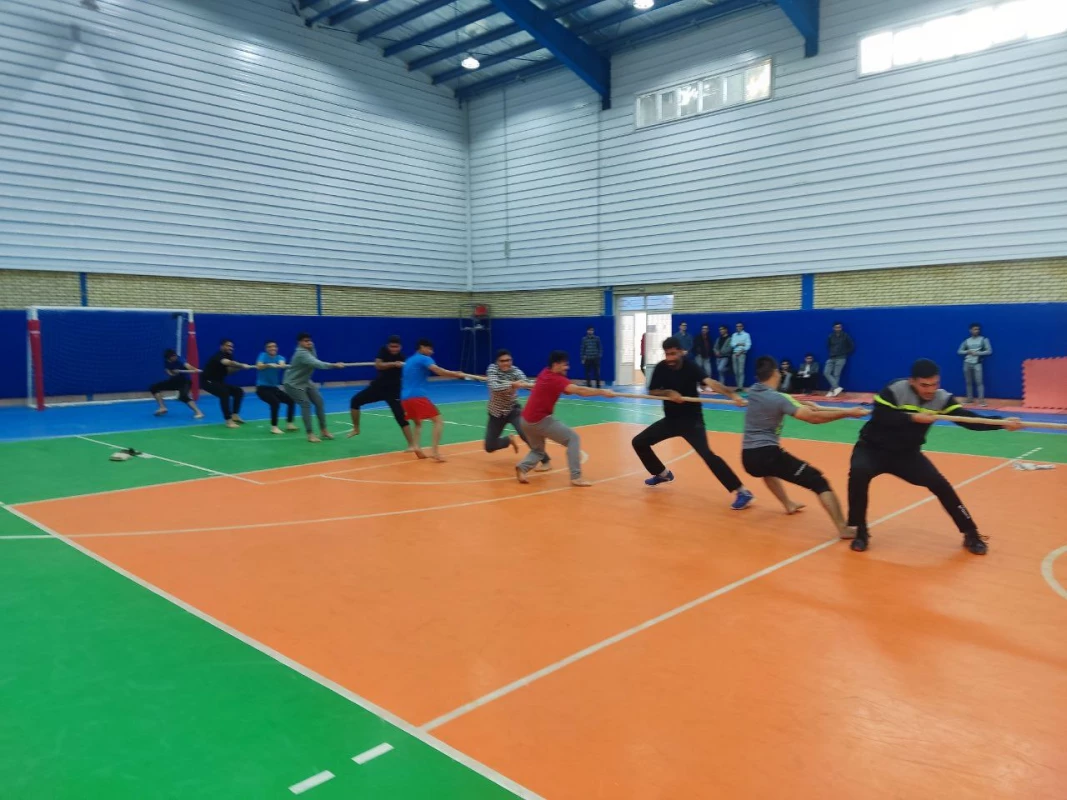 همزمان با فرارسیدن روز دانشجو برگزار شد : 
مسابقات طناب کشی و دارت ویژه دانشجویان واحد دانشور  6