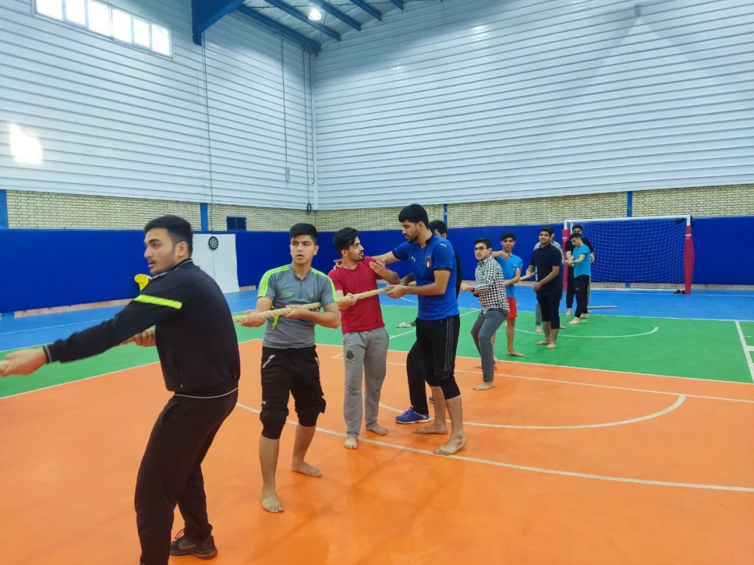 همزمان با فرارسیدن روز دانشجو برگزار شد : 
مسابقات طناب کشی و دارت ویژه دانشجویان واحد دانشور  8