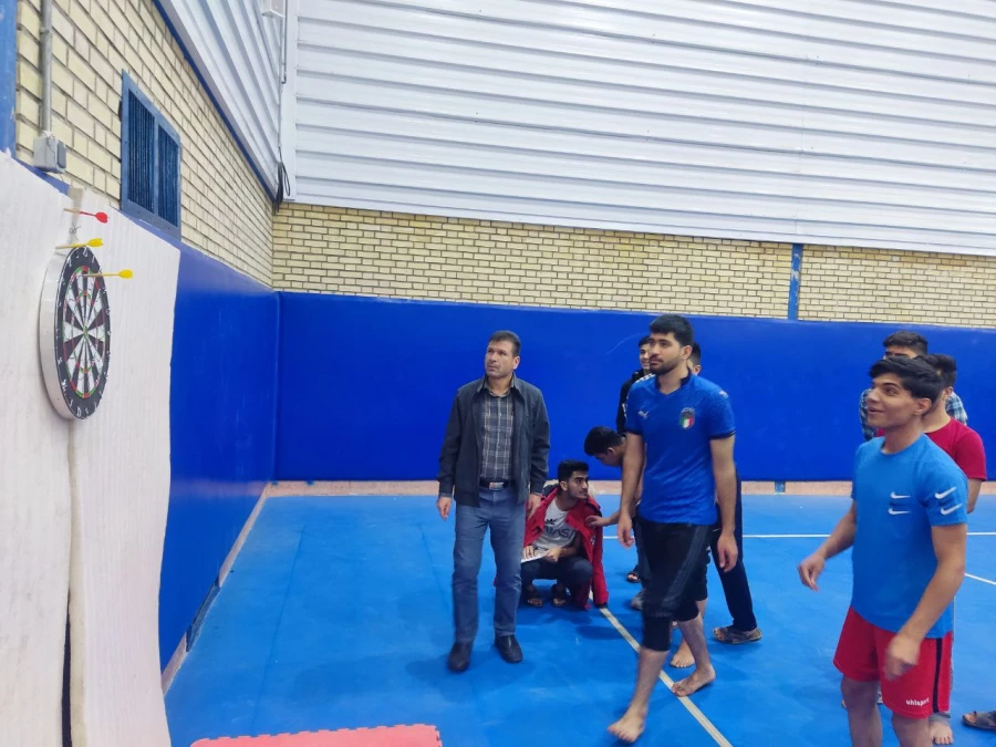 همزمان با فرارسیدن روز دانشجو برگزار شد : 
مسابقات طناب کشی و دارت ویژه دانشجویان واحد دانشور  9