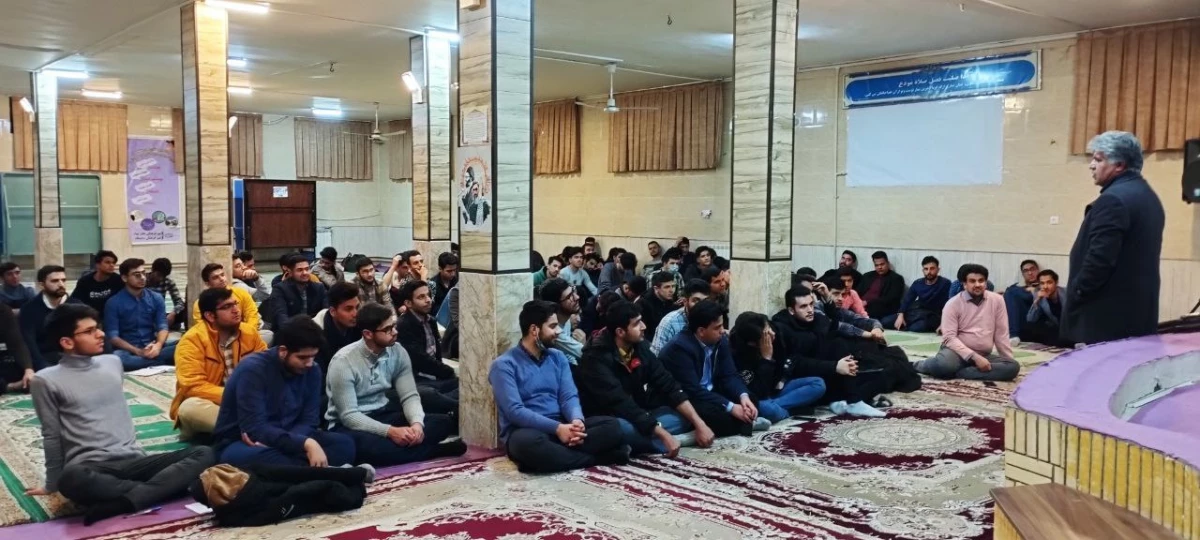 در راستای دانش افزایی و بالندگی حرفه ای دانشجویان برگزار شد : 
کارگاه سنجش و ارزشیابی توصیفی ویژه د انشجویان ورودی 1399 7