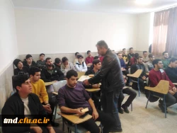 همزمان با فرارسیدن روز دانشجو انجام شد : 
تبریک به دانشجویان و توزیع شیرینی در کلاسهای درس 3