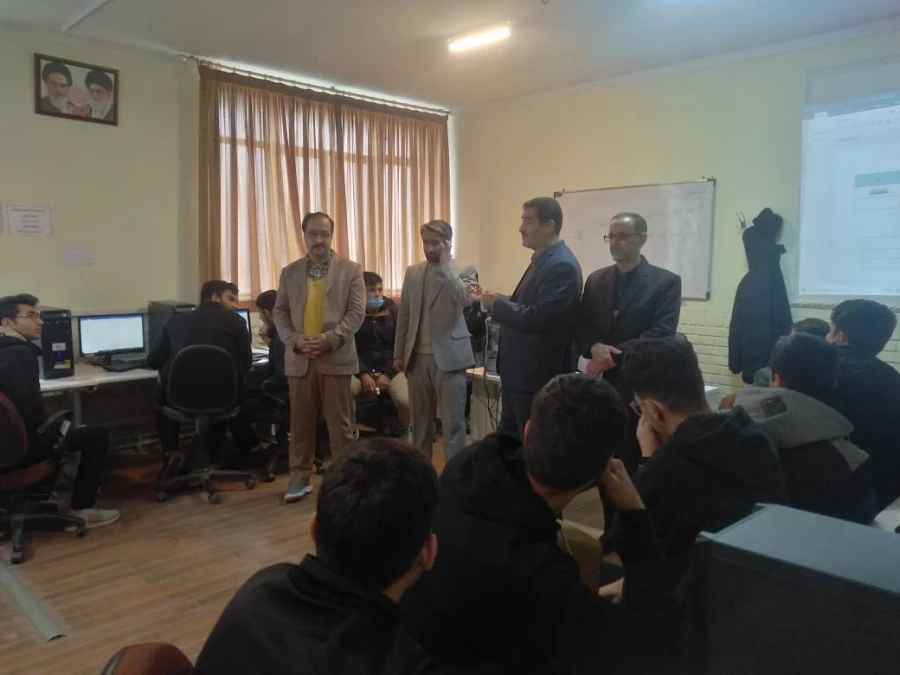 همزمان با فرارسیدن روز دانشجو انجام شد : 
تبریک به دانشجویان و توزیع شیرینی در کلاسهای درس 6