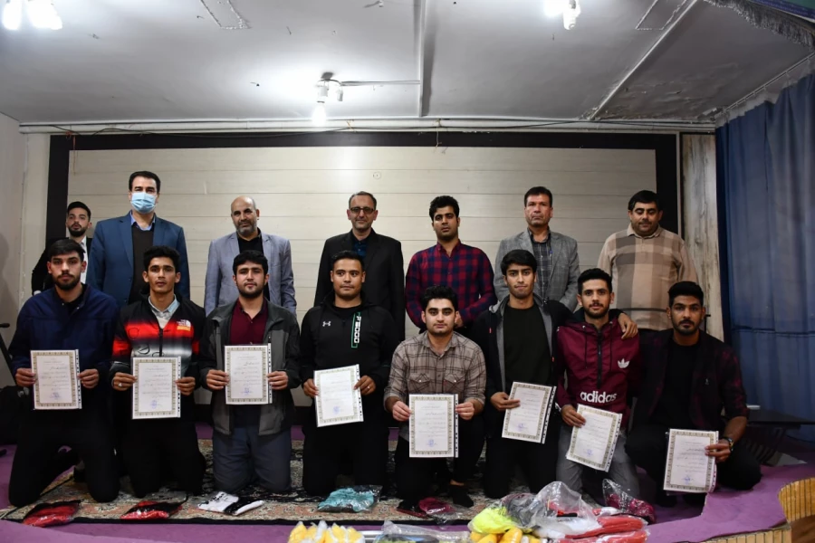 به مناسبت فرارسیدن 16 آذر  برگزار شد : 
مراسم جشن روز دانشجو  8