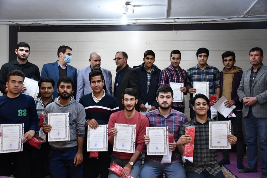 به مناسبت فرارسیدن 16 آذر  برگزار شد : 
مراسم جشن روز دانشجو  9