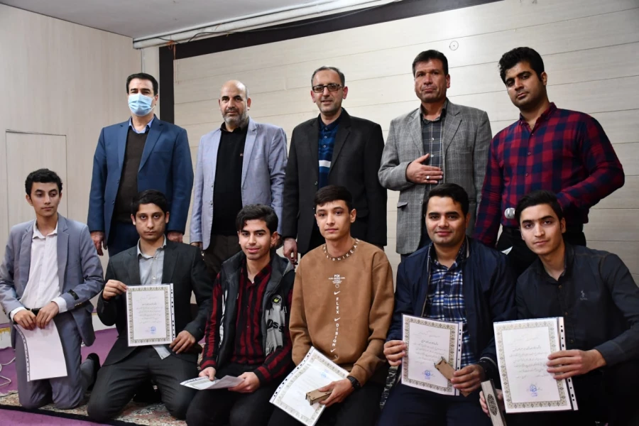 به مناسبت فرارسیدن 16 آذر  برگزار شد : 
مراسم جشن روز دانشجو  12