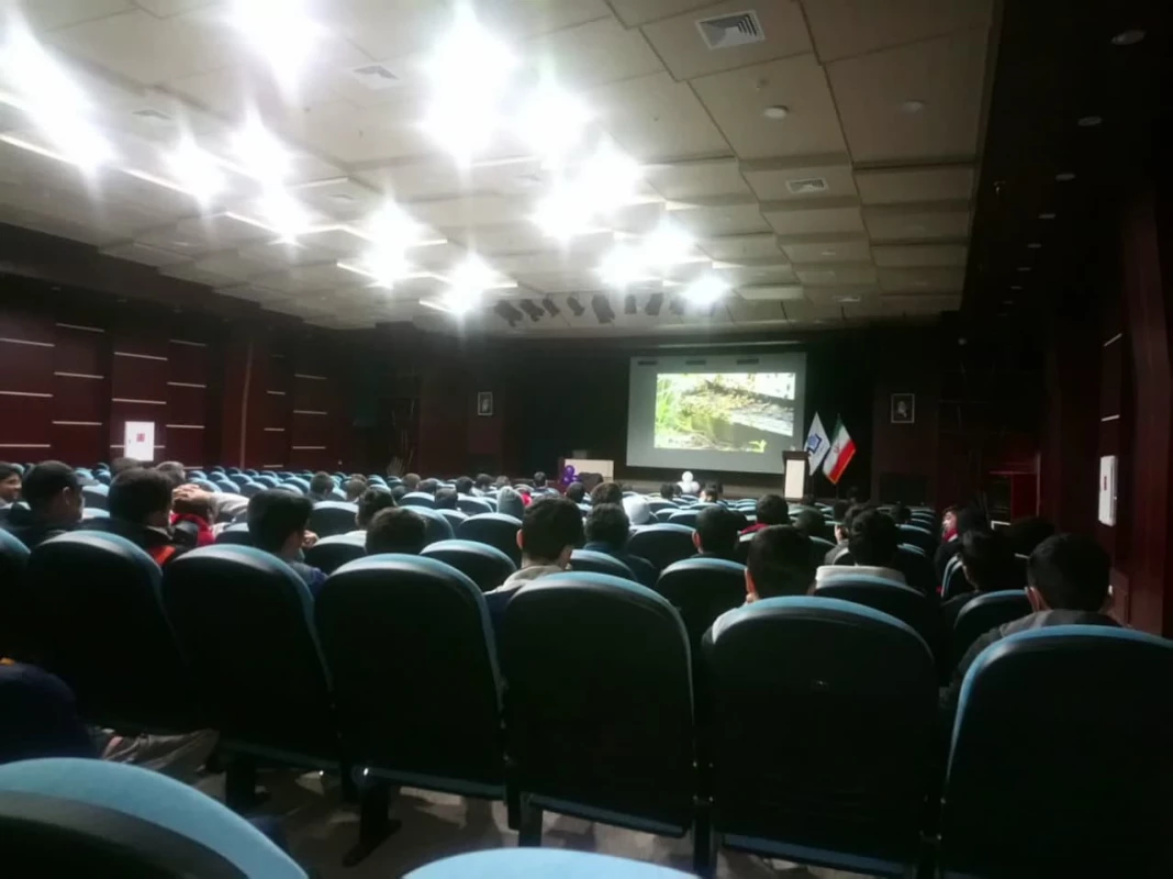 همزمان با هفته پژوهش برگزار شد : 
شرکت دانشجویان واحد دانشور در همایش فیزیک و کاربرد آن در زندگی در دانشگاه نیشابور  3