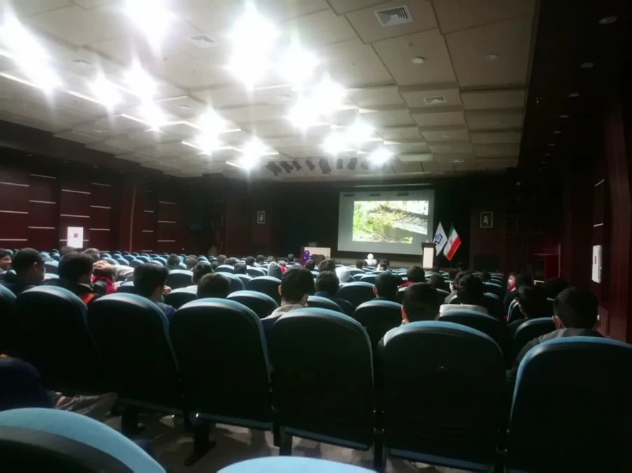 همزمان با هفته پژوهش برگزار شد : 
شرکت دانشجویان واحد دانشور در همایش فیزیک و کاربرد آن در زندگی در دانشگاه نیشابور  3