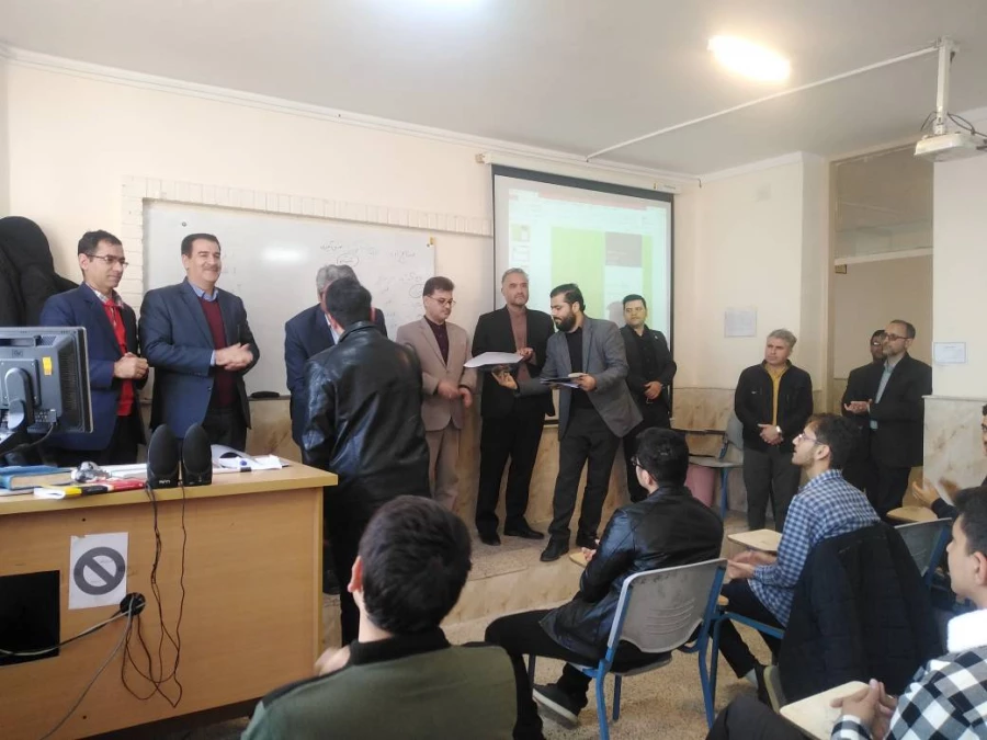 با حضور معاون محترم مدیر کل و رئیس آموزش و پرورش نیشابور انجام شد : 
اهدای احکام استخدامی دانشجویان جدیدالورود 1401 5