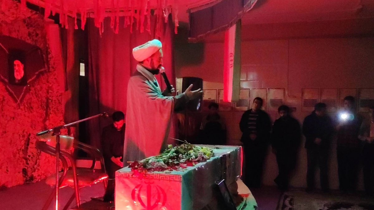 همزمان با ایام غمبار شهادت حضرت صدیقه کبری (س) انجام شد : 
آئین میزبانی از شهید گمنام در دانشگاه فرهنگیان واحد دانشور نیشابور  3