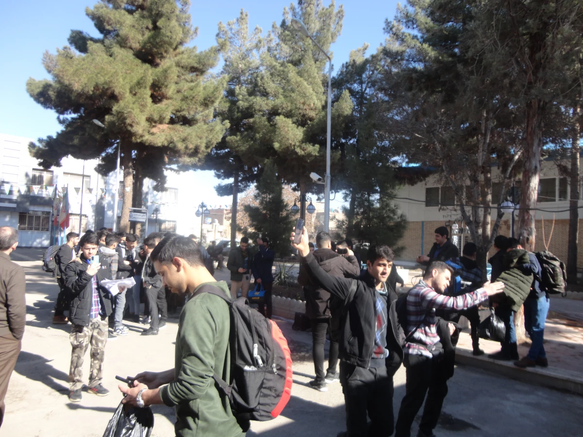 همزمان با اعزام کاروان نور دانشگاه فرهنگیان واحد دانشور به سرزمین های راهیان نور انجام شد : 
آئین بدرقه دانشجو معلمان به سرزمین های عشق و ایثار  2