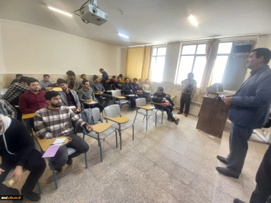 همزمان با اعیاد شعبانیه و فرارسیدن هفته جوان انجام شد : 
توزیع شیرینی و اهدای هدیه به دانشجویان در کلاسهای درس  2