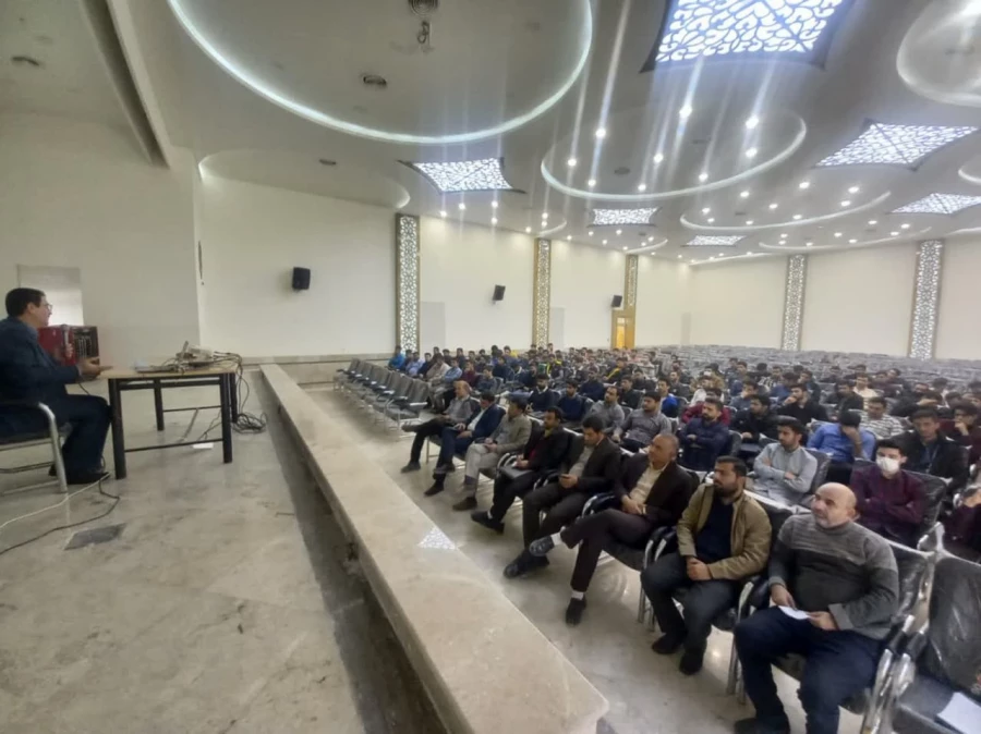 با حضور اساتید و دانشجویان برگزار شد : 
کارگاه آموزشی کارورزی 2  با سخنرانی دکتر رئوفیان  4