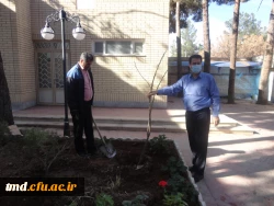 همزمان با روز درختکاری انجام شد : 
غرس نهال و کاشت گل در محوطه دانشگاه فرهنگیان واحد دانشور  5