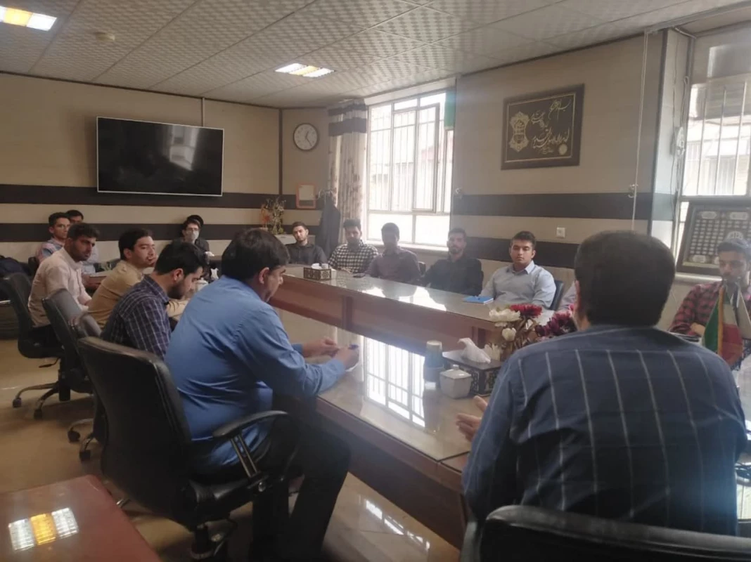 با حضور نمایندگان تشکل ها ، کانون ها و انجمن های دانشجویی واحد دانشور برگزار شد : 
جلسه هماهنگی و هم اندیشی در خصوص اجرای برنامه های هماهنگ  3