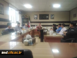 با حضور کارکنان مجموعه سلف سرویس و آشپزخانه انجام شد : 
جلسه هماهنگی در خصوص راه کارهای حفظ و ارتقای کیفیت طبخ و توزیع غذا 2