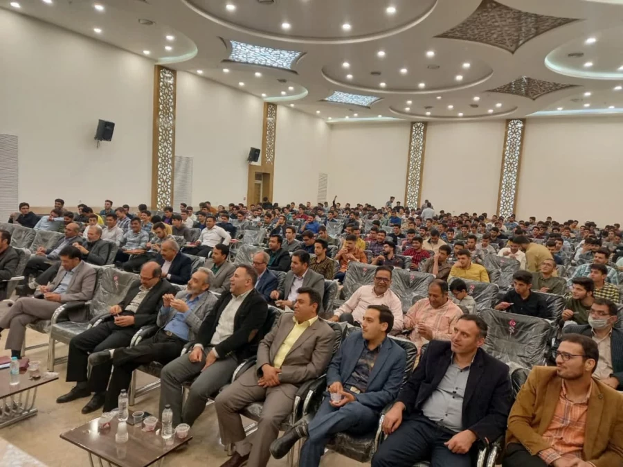 در هفته بزرگداشت مقام معلم و دهه ی سرآمدی آموزش انجام شد : 
جشن سپاس از مقام معلم و استاد  3