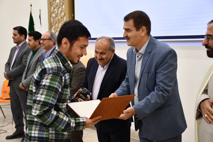 در هفته بزرگداشت مقام معلم و دهه ی سرآمدی آموزش انجام شد : 
جشن سپاس از مقام معلم و استاد  13