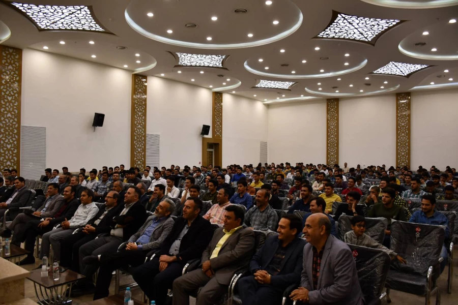 در هفته بزرگداشت مقام معلم و دهه ی سرآمدی آموزش انجام شد : 
جشن سپاس از مقام معلم و استاد  14