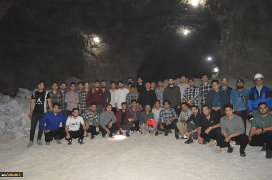 در ادامه برنامه های دهه سرآمدی آموزش انجام شد : 
بازدید دانشجویان از معادن نمک و فیروزه شهرستان نیشابور  4