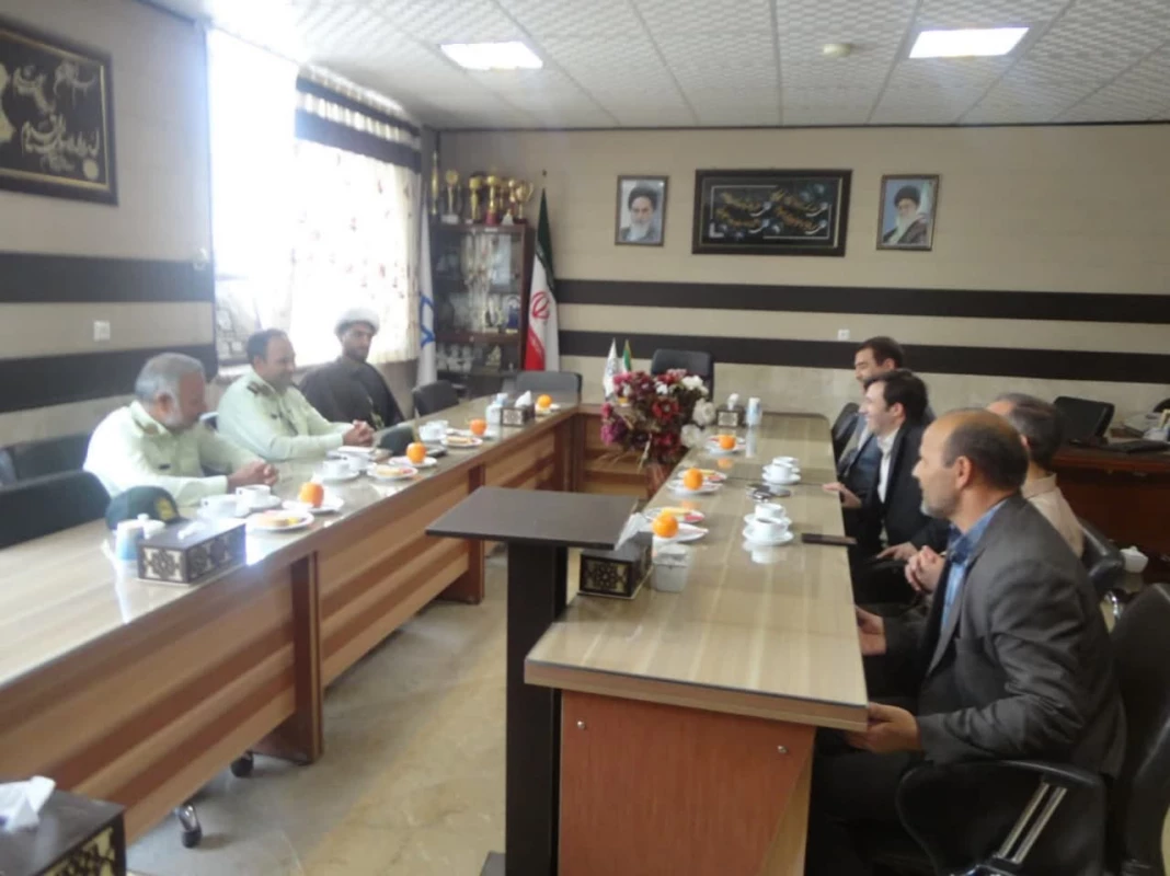 همزمان با هفته بزرگداشت مقام معلم انجام شد : 
بازدید مسئول کلانتری 12 نیروی انتظامی شهرستان نیشابور از واحد دانشور  4