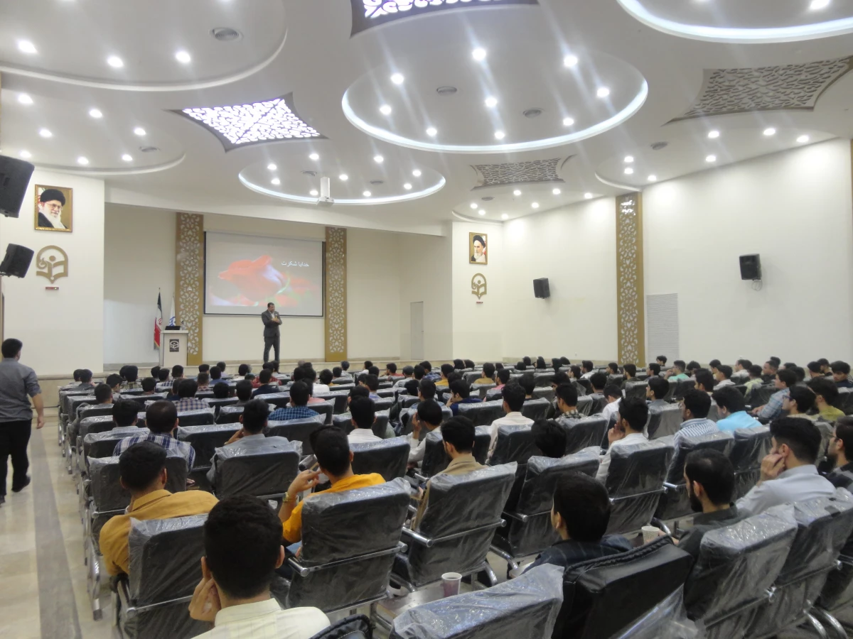 همزمان با آخرین روزهای دهه سرآمدی آموزش و با حضور چشمگیر دانشجویان و فرهنگیان برگزار شد : 
همایش رازهای چهره و چهره خوانی استاد دکتر فقیهی  2