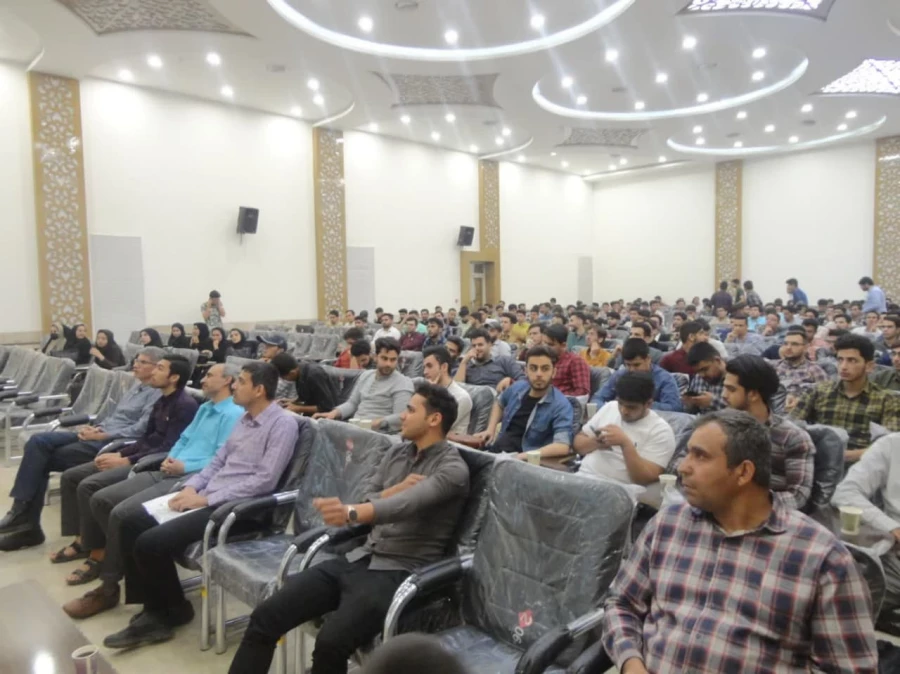 همزمان با آخرین روزهای دهه سرآمدی آموزش و با حضور چشمگیر دانشجویان و فرهنگیان برگزار شد : 
همایش رازهای چهره و چهره خوانی استاد دکتر فقیهی  3