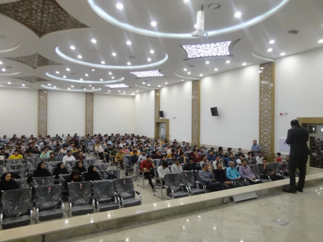 همزمان با آخرین روزهای دهه سرآمدی آموزش و با حضور چشمگیر دانشجویان و فرهنگیان برگزار شد : 
همایش رازهای چهره و چهره خوانی استاد دکتر فقیهی  4