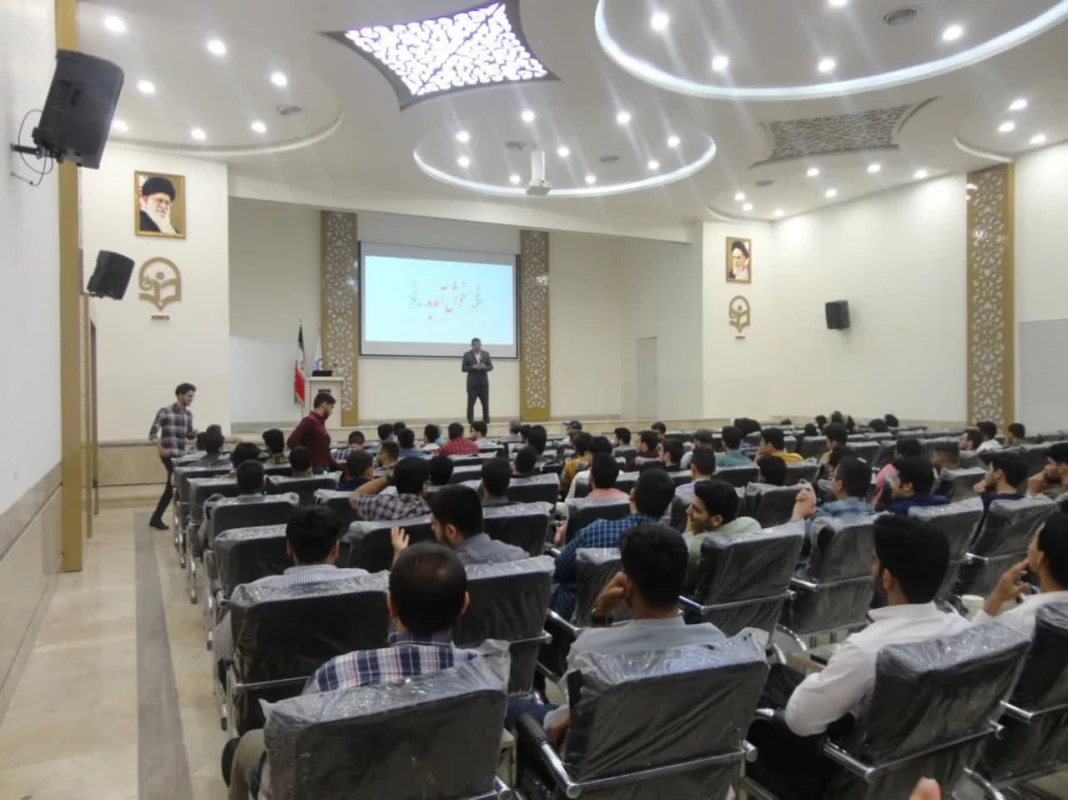 همزمان با آخرین روزهای دهه سرآمدی آموزش و با حضور چشمگیر دانشجویان و فرهنگیان برگزار شد : 
همایش رازهای چهره و چهره خوانی استاد دکتر فقیهی  6