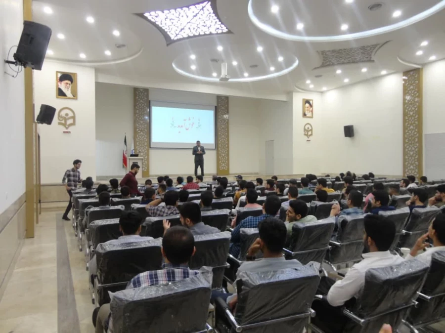 همزمان با آخرین روزهای دهه سرآمدی آموزش و با حضور چشمگیر دانشجویان و فرهنگیان برگزار شد : 
همایش رازهای چهره و چهره خوانی استاد دکتر فقیهی  6