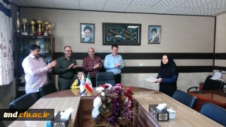 همزمان با روز جهانی ارتباطات و روابط عمومی صورت گرفت : 
تقدیر و تجلیل از سرکار خانم اولادی مسئول روابط عمومی واحد  دانشور 