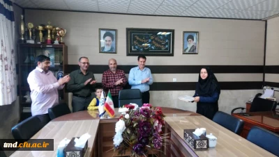 همزمان با روز جهانی ارتباطات و روابط عمومی صورت گرفت : 
تقدیر و تجلیل از سرکار خانم اولادی مسئول روابط عمومی واحد  دانشور 