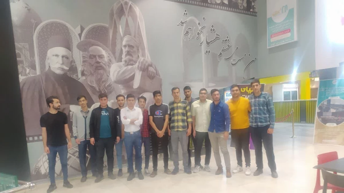 همزمان با هفته سراهای دانشجویی برگزار شد : 
حضور دانشجویان در سینما مهدوی شهرستان نیشابور  3