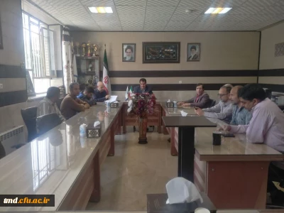 با حضور کارکنان واحد دانشور انجام شد : 
جلسه شورای اداری دانشگاه 