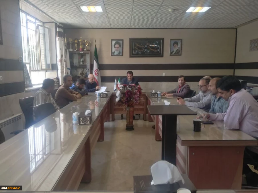 با حضور کارکنان واحد دانشور انجام شد : 
جلسه شورای اداری دانشگاه  2